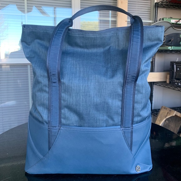 lululemon athletica Handbags - Lululemon Athletics Bag